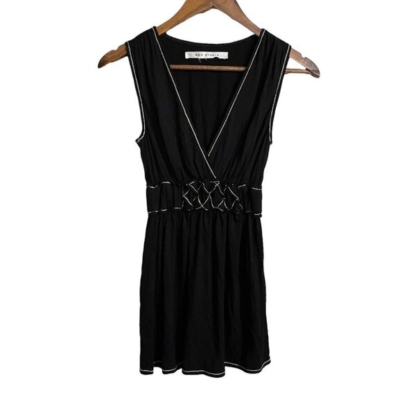 Max Studio Womens Black Sleeveless Vneck Surplus Ruche Contrast Stitch Blouse XS - Picture 1 of 5